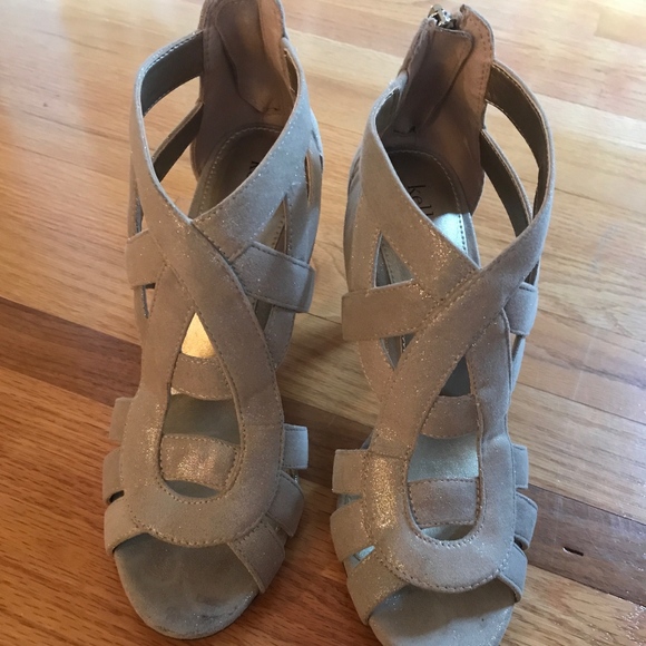 Kelly & Katie Shoes - Kelly & Katie Nude Colored Heels, Size 6.5